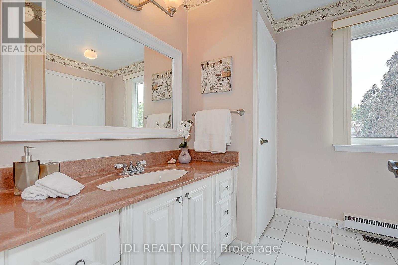 20 Mossgrove Trail, Toronto, ON - Indoor Photo Showing Bathroom