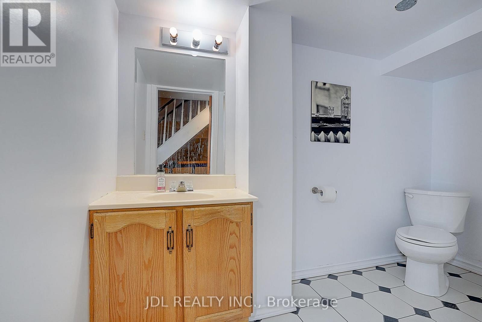 20 Mossgrove Trail, Toronto, ON - Indoor Photo Showing Bathroom