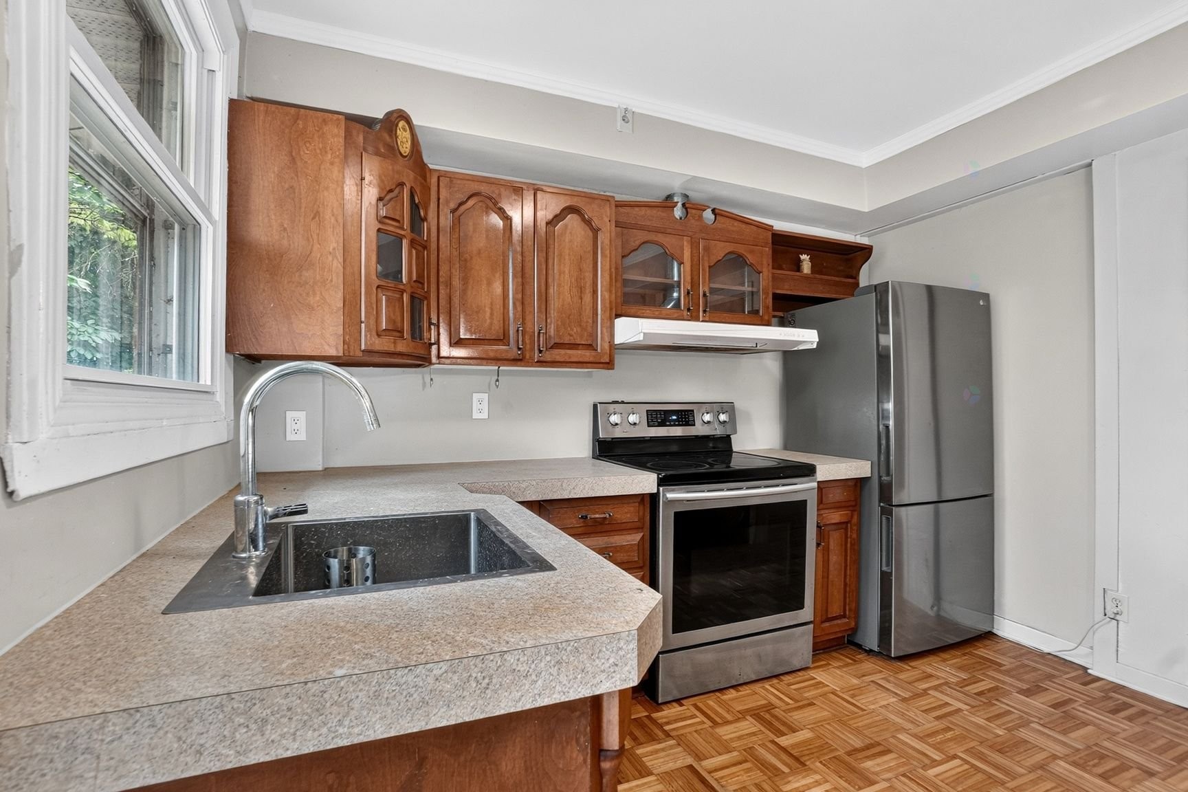 Cuisine - 7847 Rue Ostell-Crescent, Montréal (Côte-Des-Neiges/Notre-Dame-De-Grâce), QC - Indoor Photo Showing Kitchen