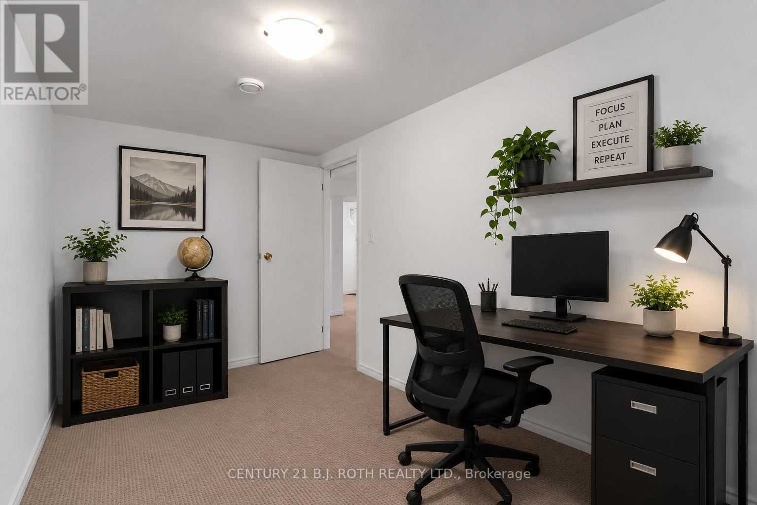 957 7Th Line, Innisfil, ON - Indoor Photo Showing Office