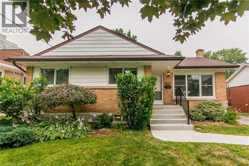 210 Dawson Street, Waterloo, ON - Outdoor