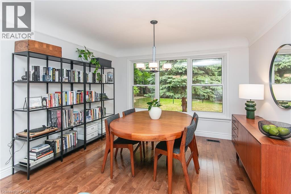 210 Dawson Street, Waterloo, ON - Indoor Photo Showing Dining Room