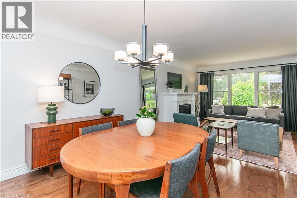 210 Dawson Street, Waterloo, ON - Indoor Photo Showing Dining Room