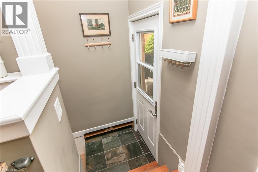 210 Dawson Street, Waterloo, ON - Indoor Photo Showing Other Room