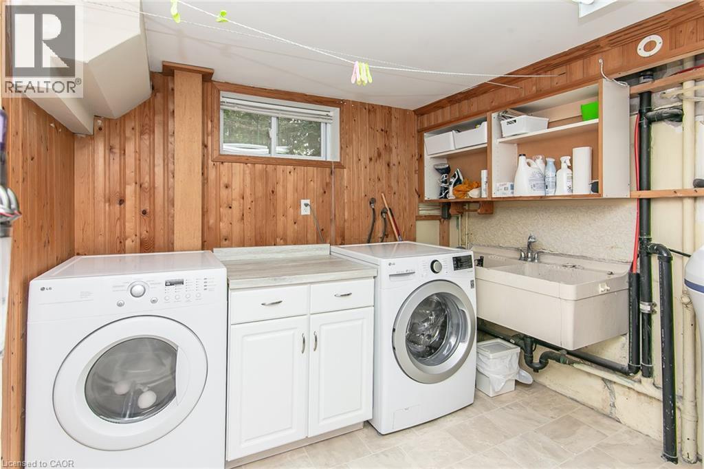 210 Dawson Street, Waterloo, ON - Indoor Photo Showing Laundry Room