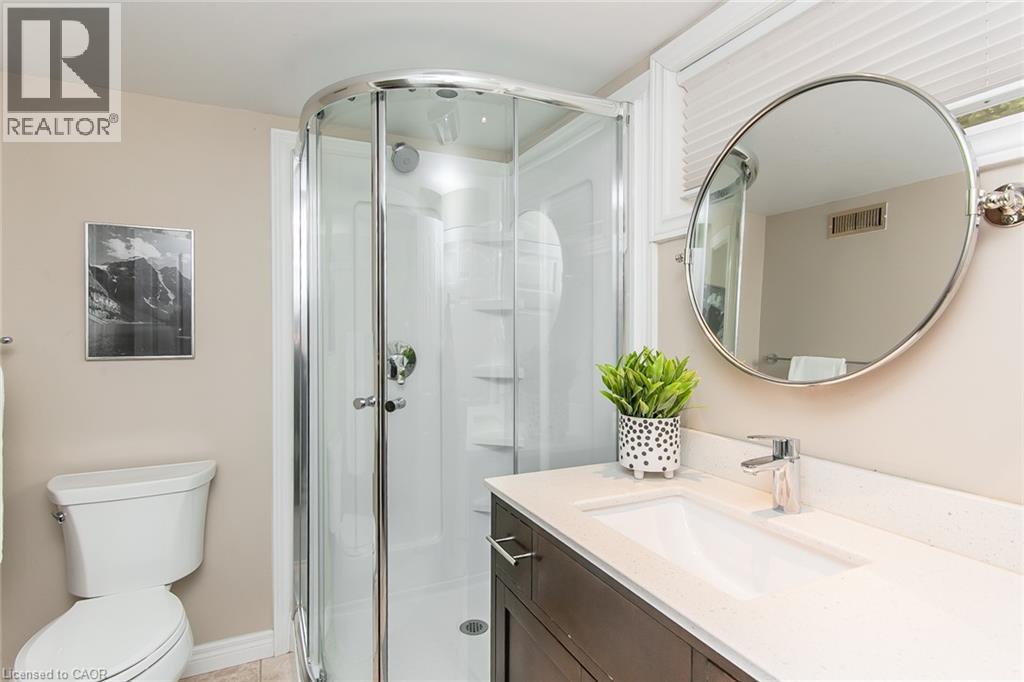 210 Dawson Street, Waterloo, ON - Indoor Photo Showing Bathroom
