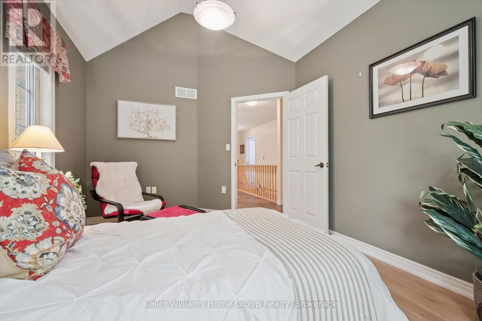 9 Magnolia Lane, Guelph (Village By The Arboretum), ON - Indoor Photo Showing Bedroom