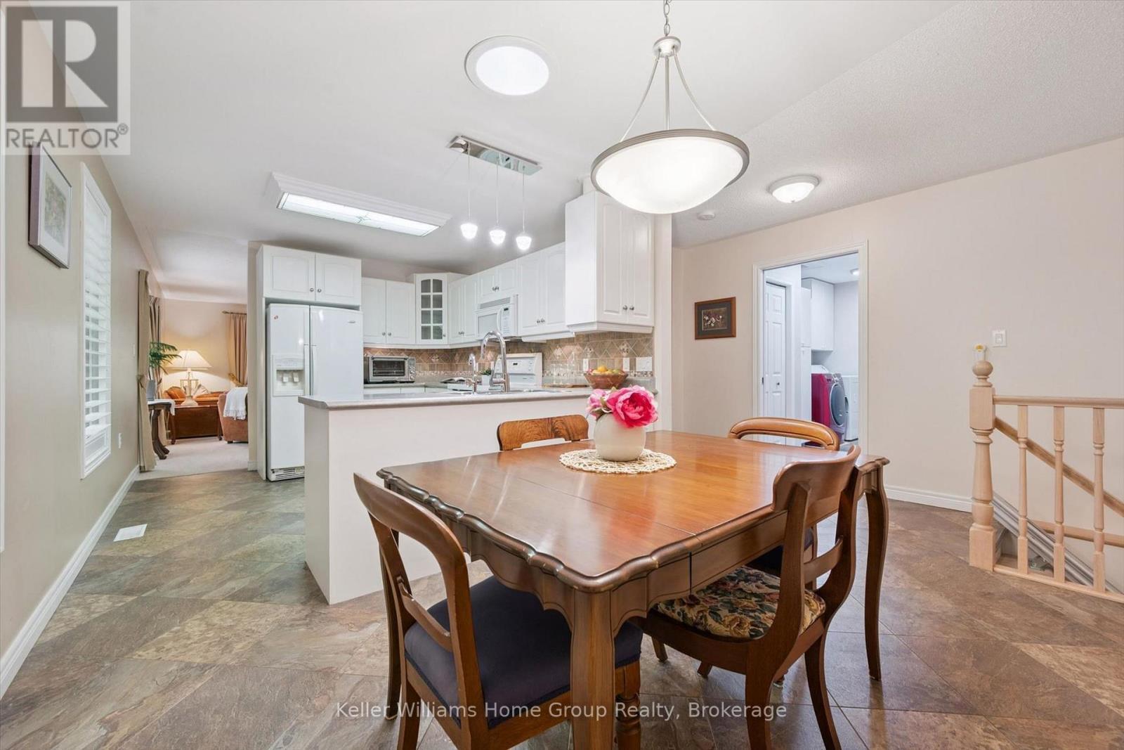 9 Magnolia Lane, Guelph (Village By The Arboretum), ON - Indoor Photo Showing Dining Room