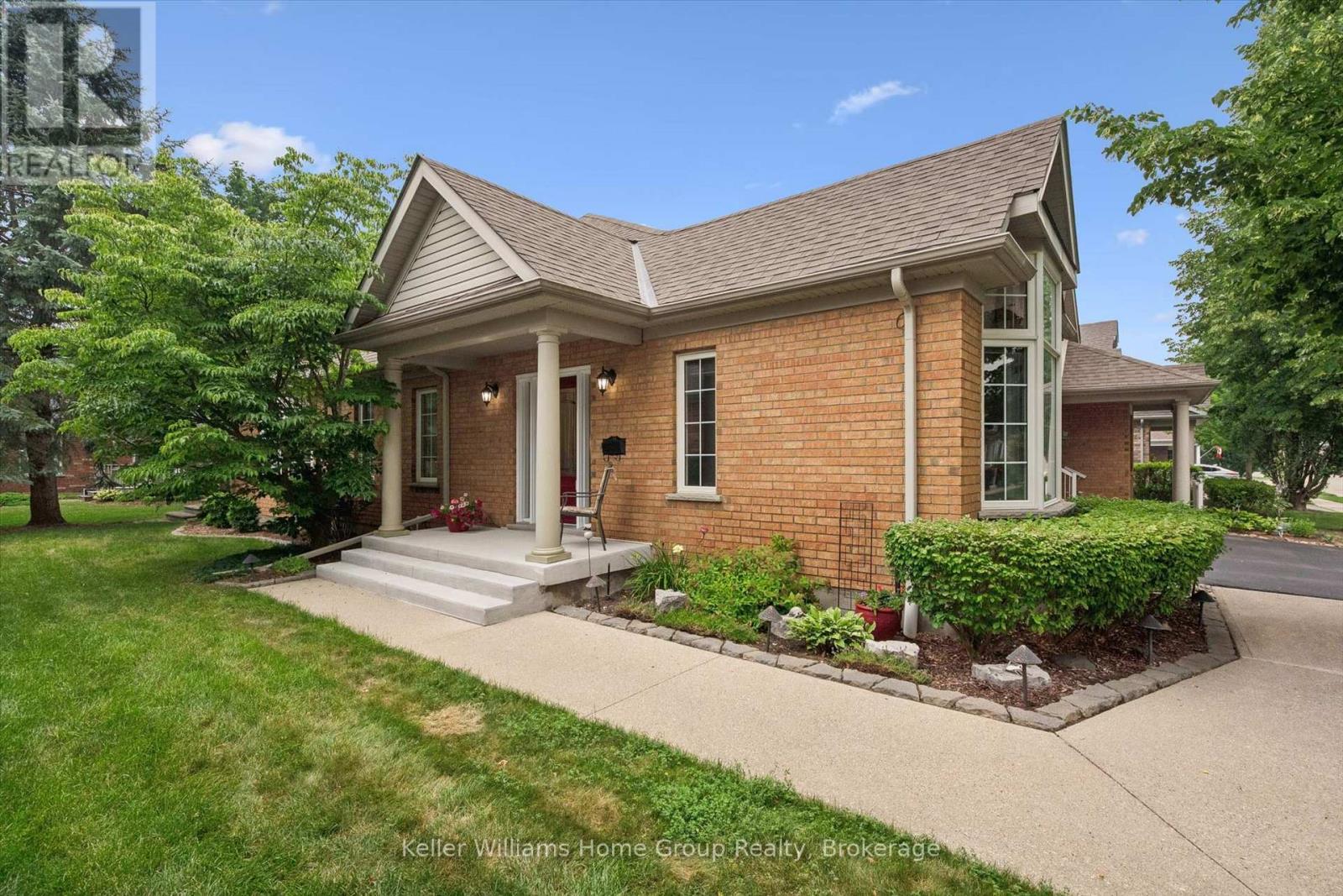 9 Magnolia Lane, Guelph (Village By The Arboretum), ON - Outdoor