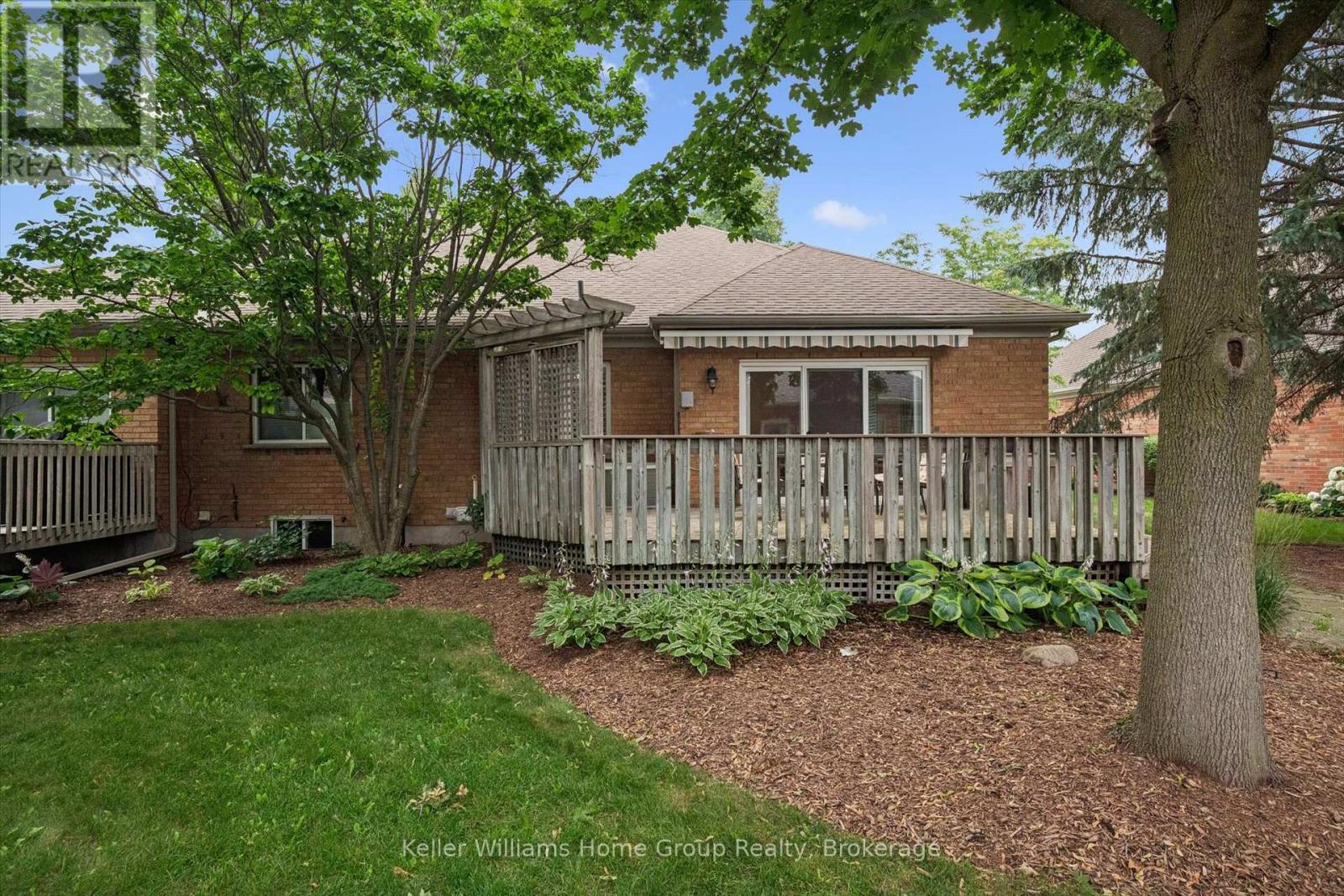 9 Magnolia Lane, Guelph (Village By The Arboretum), ON - Outdoor