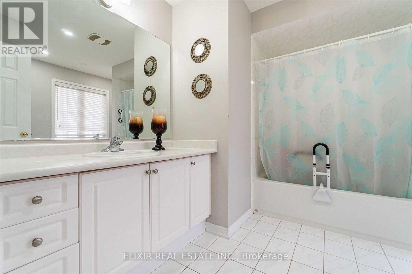 Upper Level - 29 Timbertop Crescent, Brampton, ON - Indoor Photo Showing Bathroom