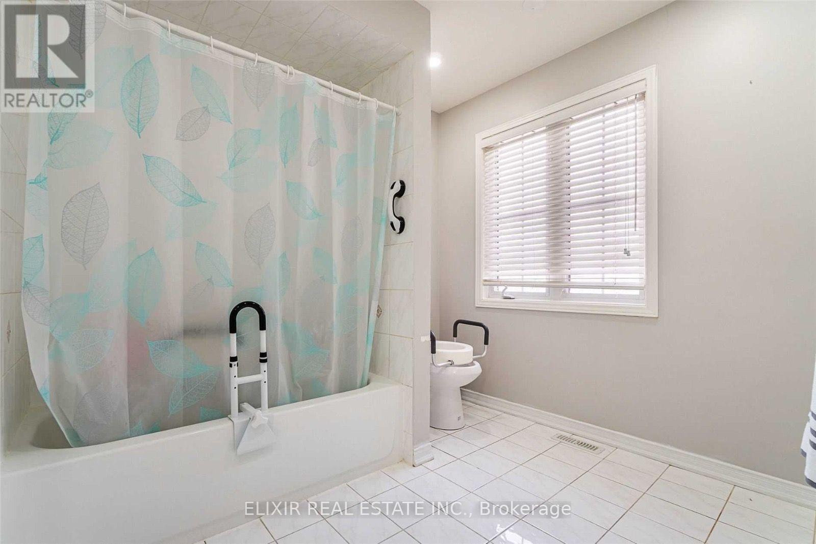 Upper Level - 29 Timbertop Crescent, Brampton, ON - Indoor Photo Showing Bathroom