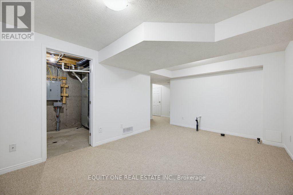 318 Amici Terrace, Ottawa, ON - Indoor Photo Showing Other Room