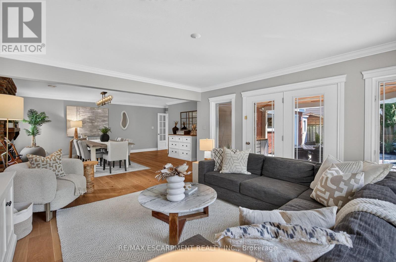 Patio access of the family room - 4461 Tremineer Avenue, Burlington, ON - Indoor Photo Showing Living Room