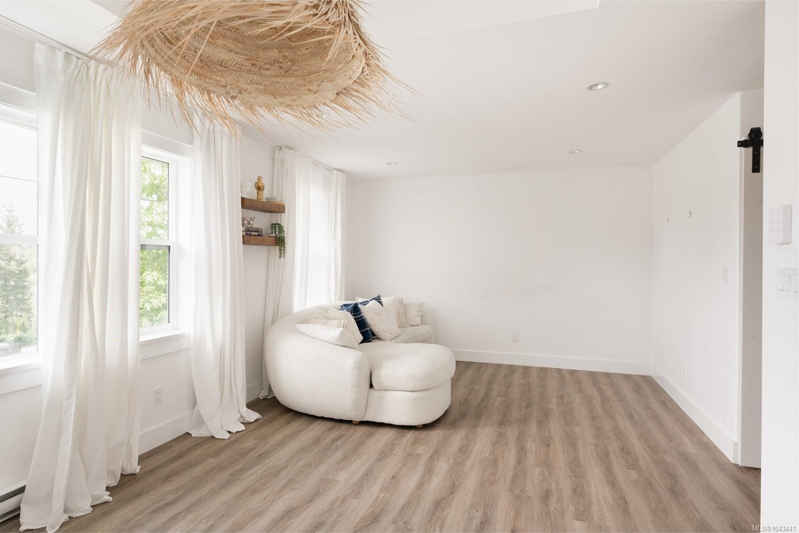 #4-4583 Wilkinson Rd, Saanich, BC