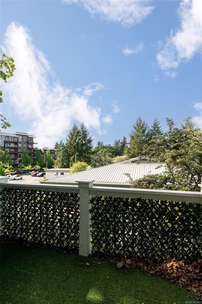 #4-4583 Wilkinson Rd, Saanich, BC