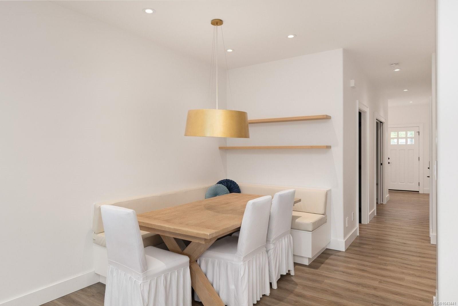 #4-4583 Wilkinson Rd, Saanich, BC