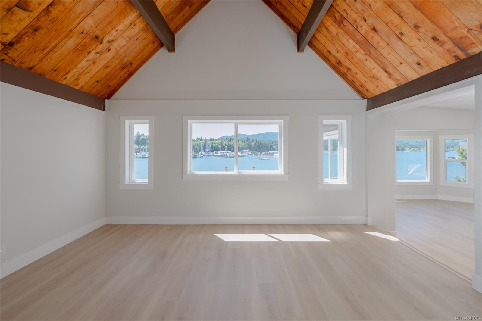 5492 Deep Bay Dr, Bowser, BC