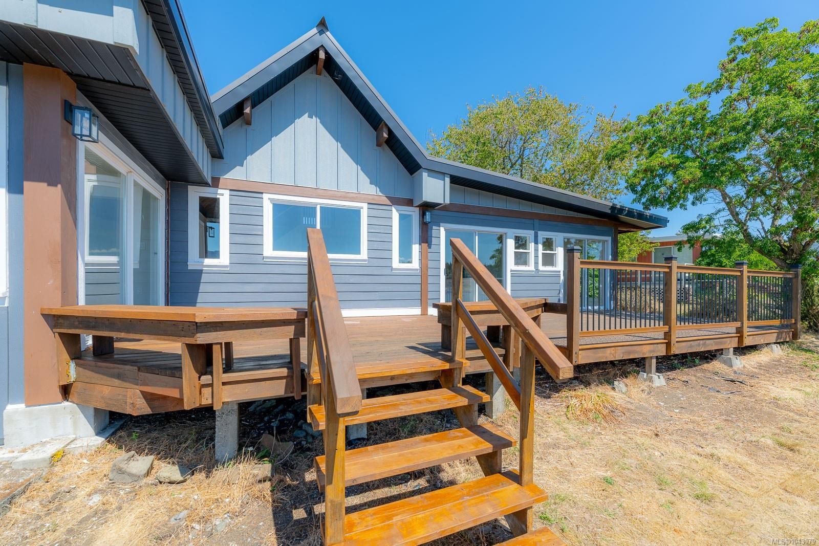 5492 Deep Bay Dr, Bowser, BC