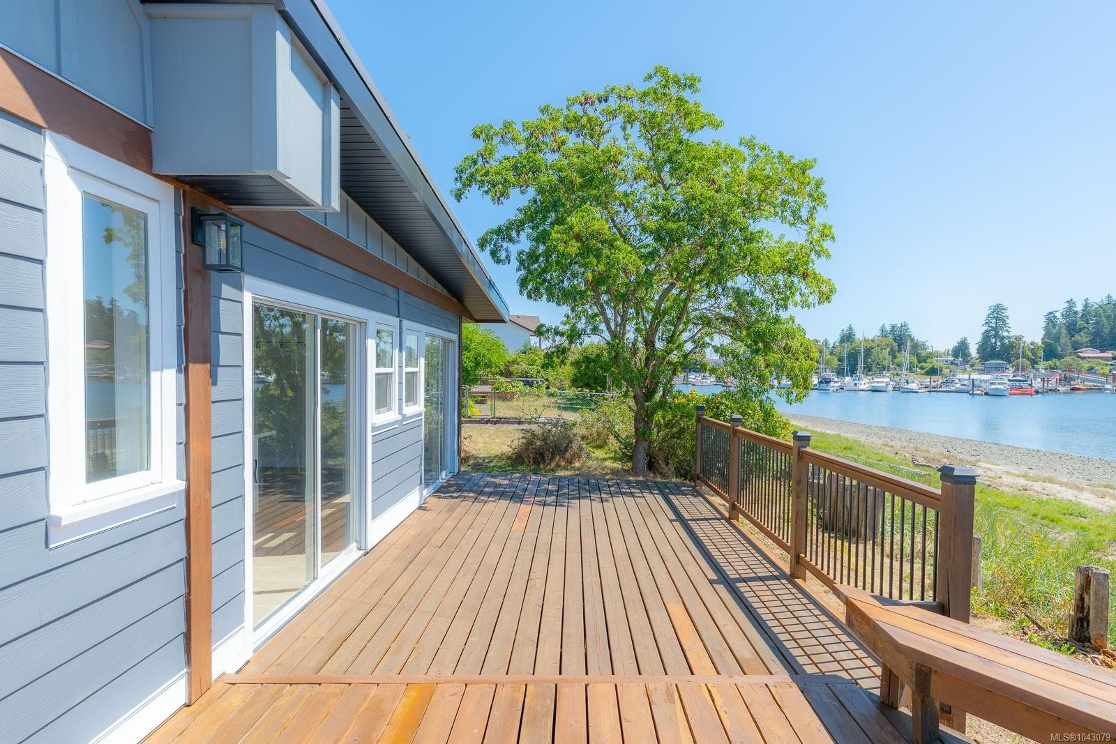 5492 Deep Bay Dr, Bowser, BC