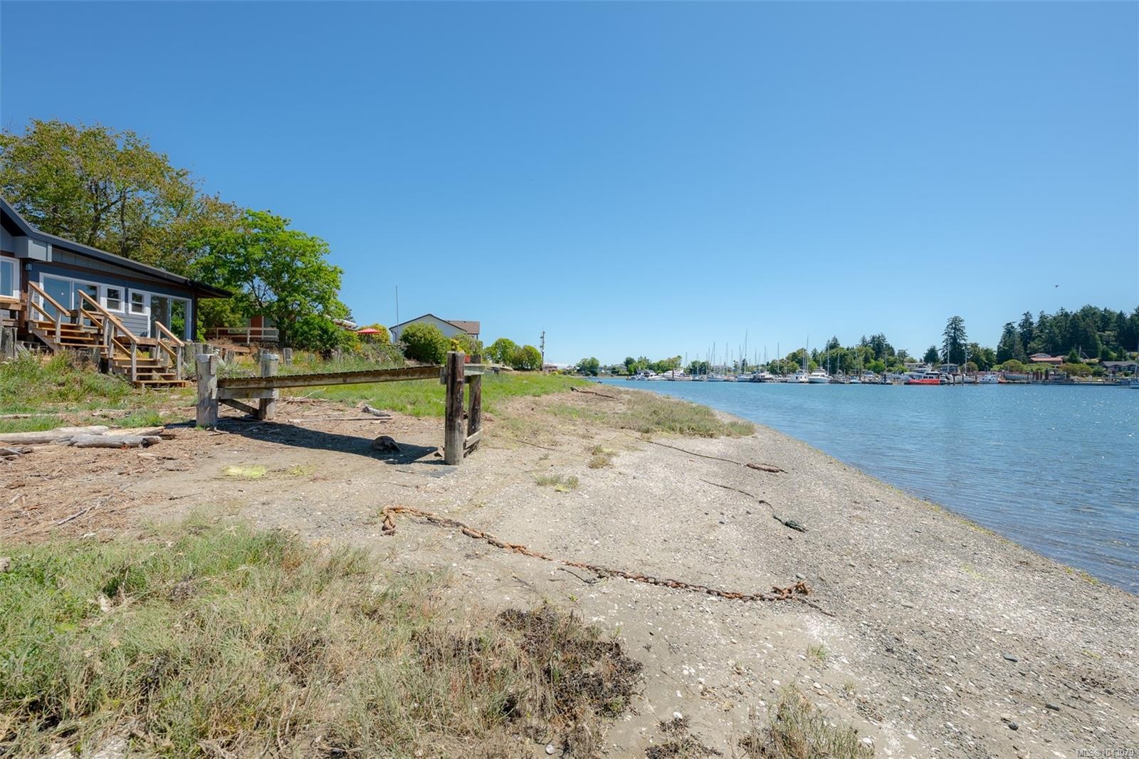 5492 Deep Bay Dr, Bowser, BC