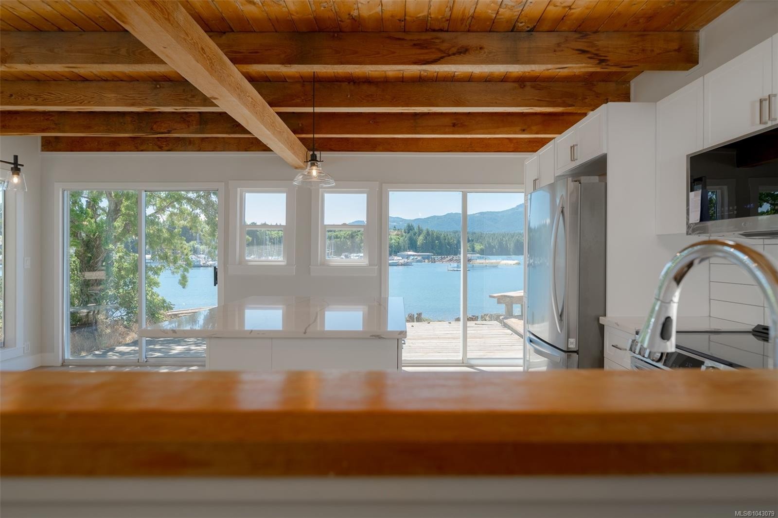 5492 Deep Bay Dr, Bowser, BC