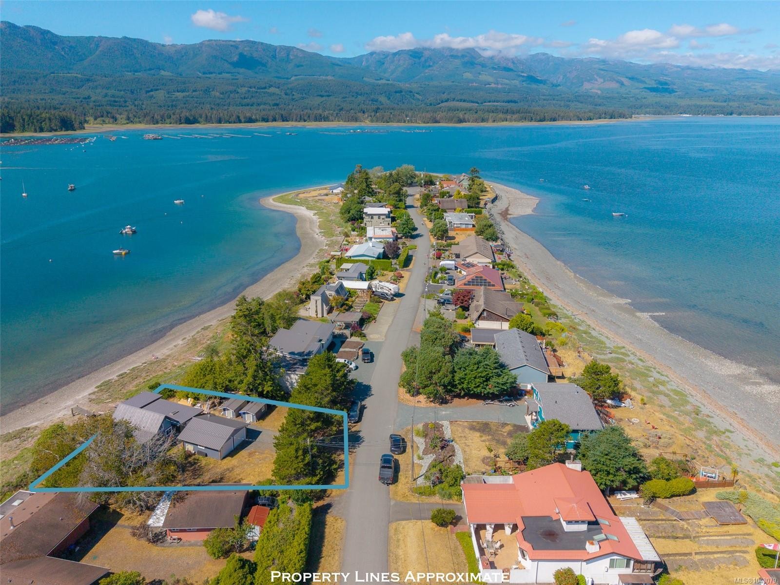 5492 Deep Bay Dr, Bowser, BC