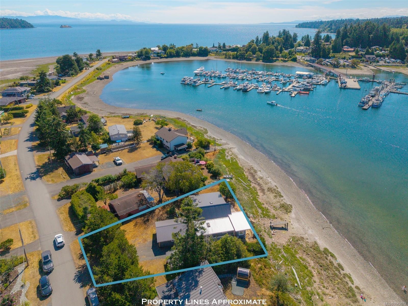 5492 Deep Bay Dr, Bowser, BC