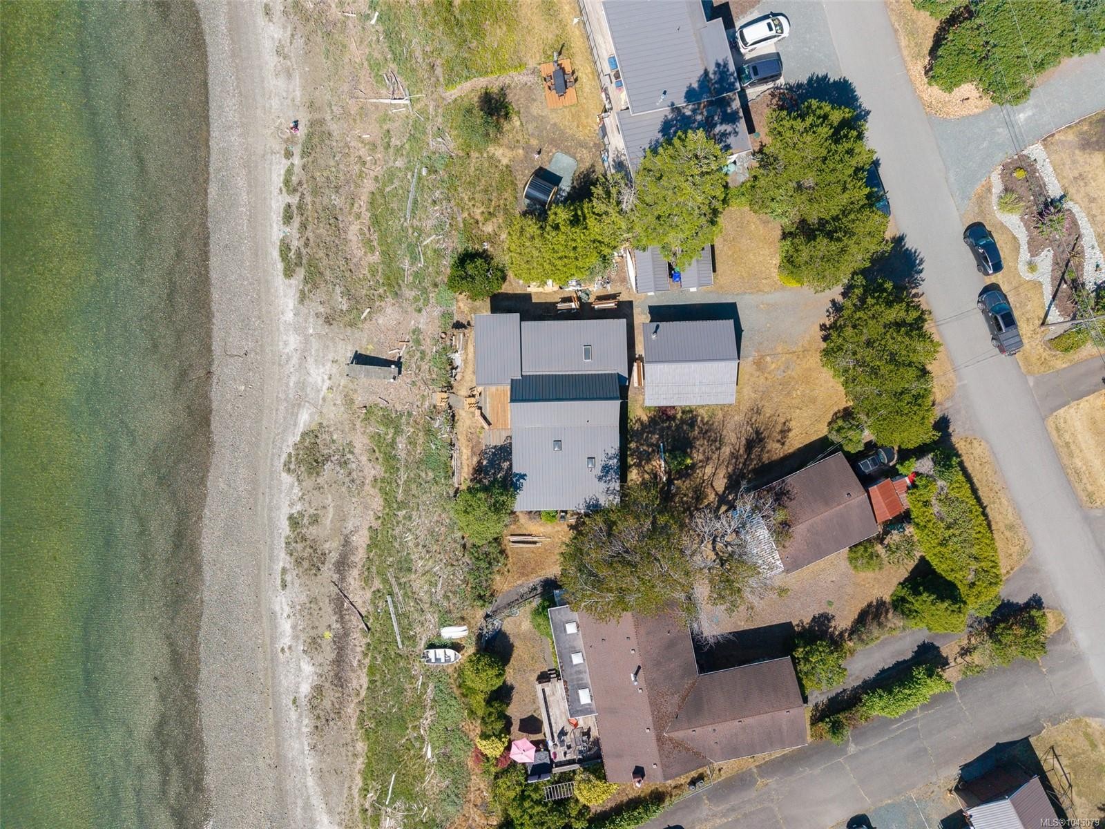 5492 Deep Bay Dr, Bowser, BC