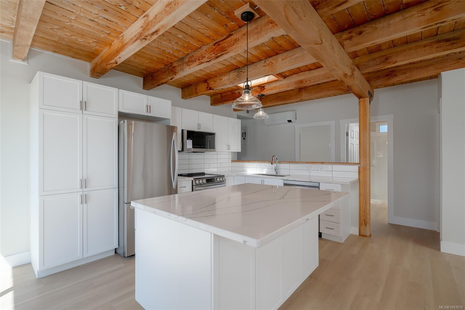 5492 Deep Bay Dr, Bowser, BC