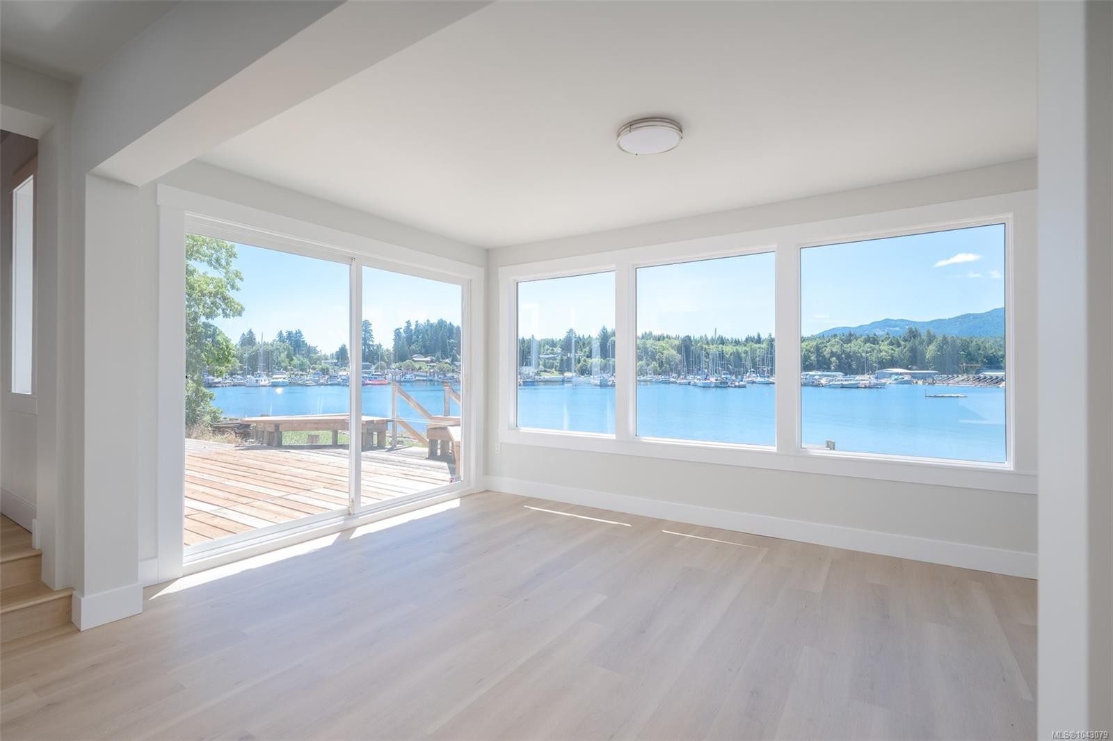 5492 Deep Bay Dr, Bowser, BC