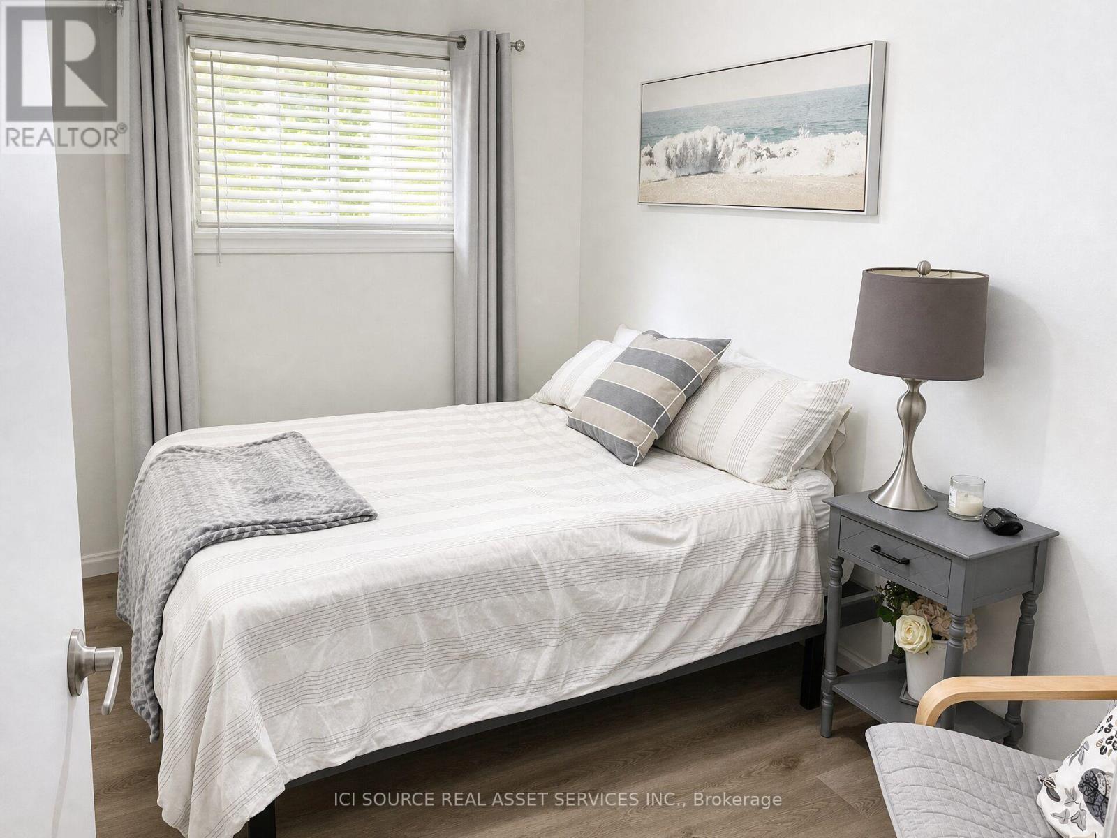 110 Wolfe Trail, Tiny, ON - Indoor Photo Showing Bedroom
