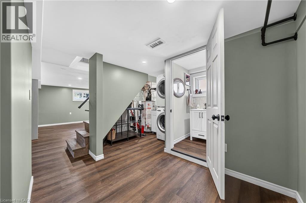 621 Tate Avenue, Hamilton, ON - Indoor Photo Showing Other Room