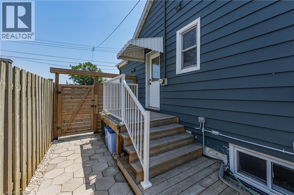 621 Tate Avenue, Hamilton, ON - Outdoor With Exterior
