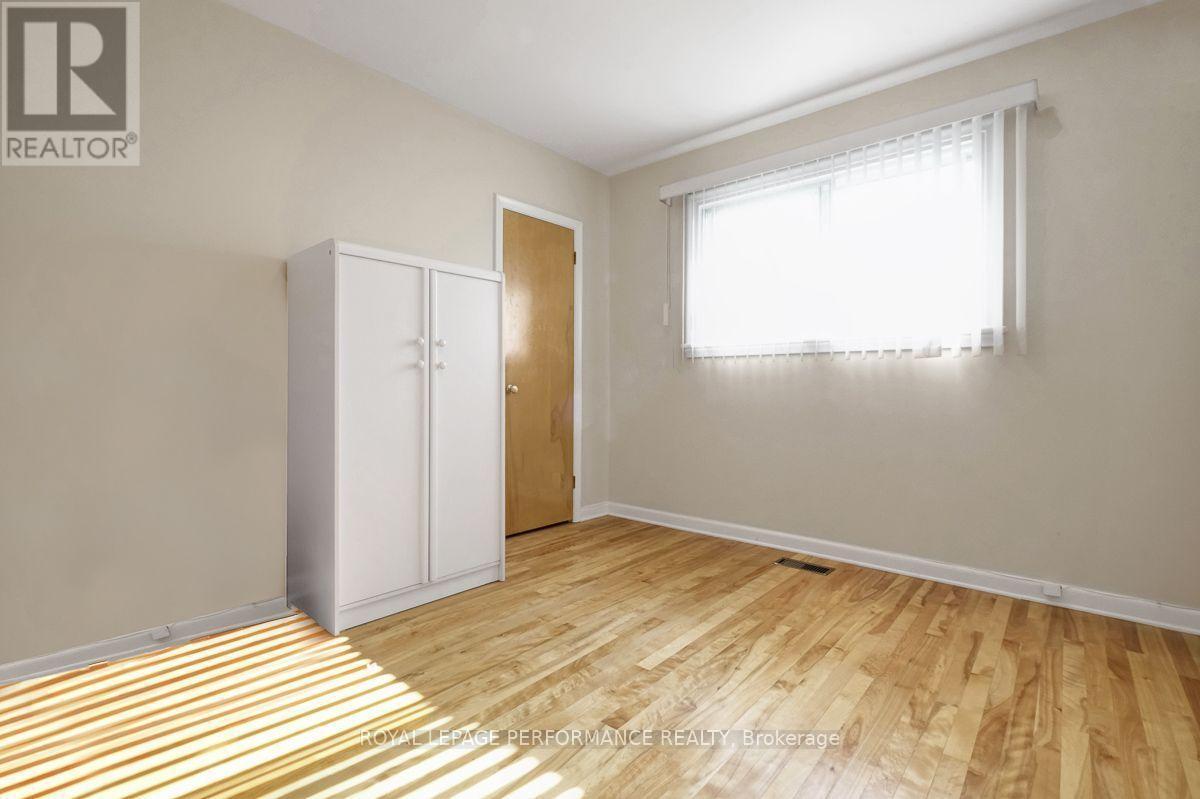 2038 Arch Street, Ottawa, ON - Indoor Photo Showing Other Room