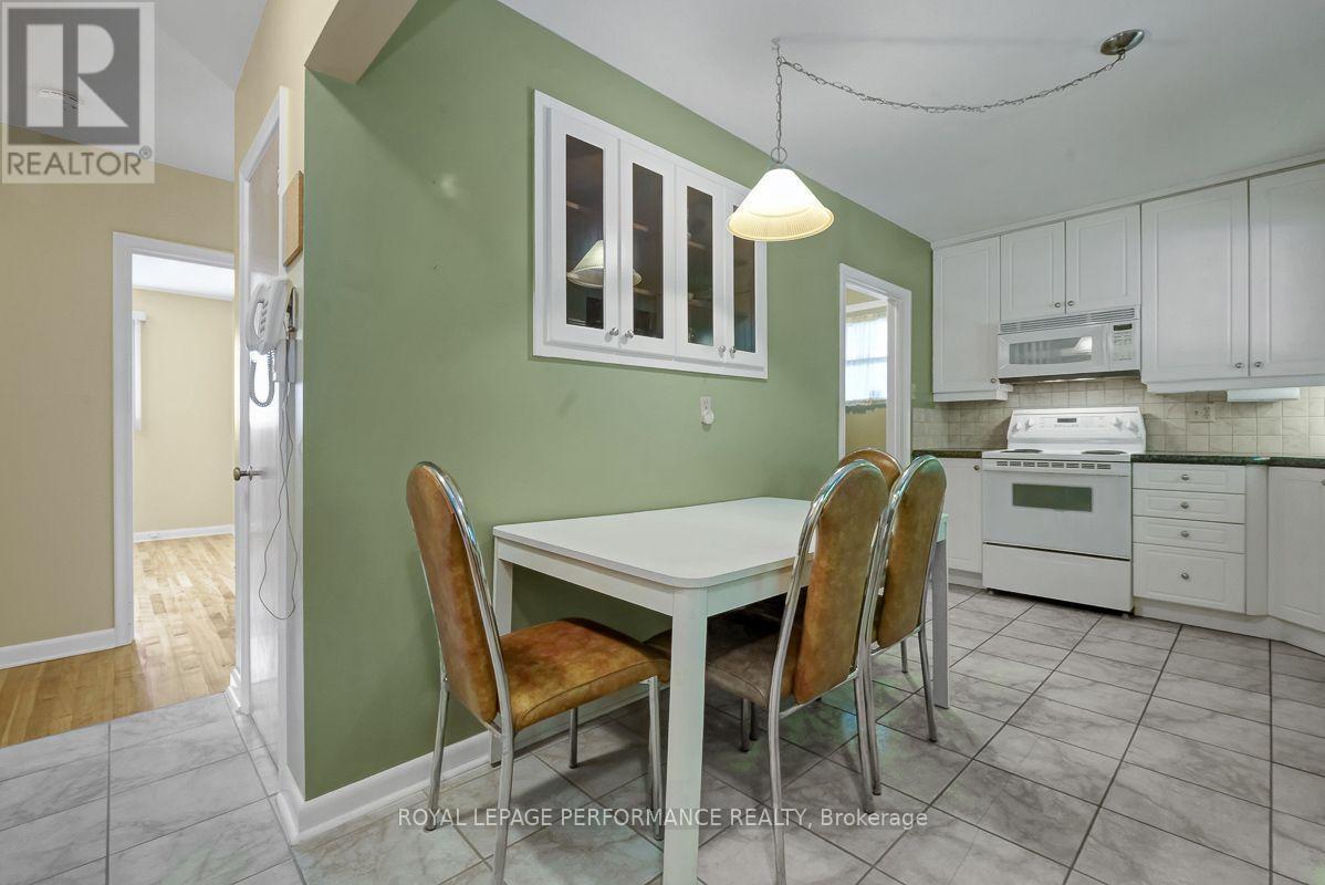 2038 Arch Street, Ottawa, ON - Indoor