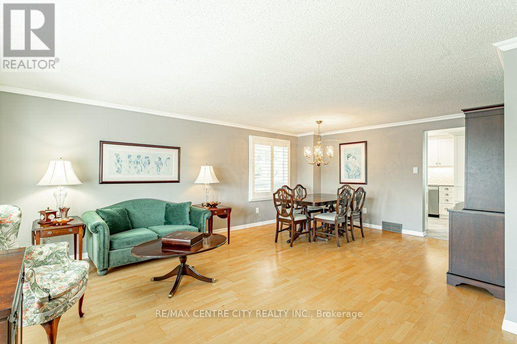 39 Bonnybank Court, Kitchener, ON - Indoor Photo Showing Other Room