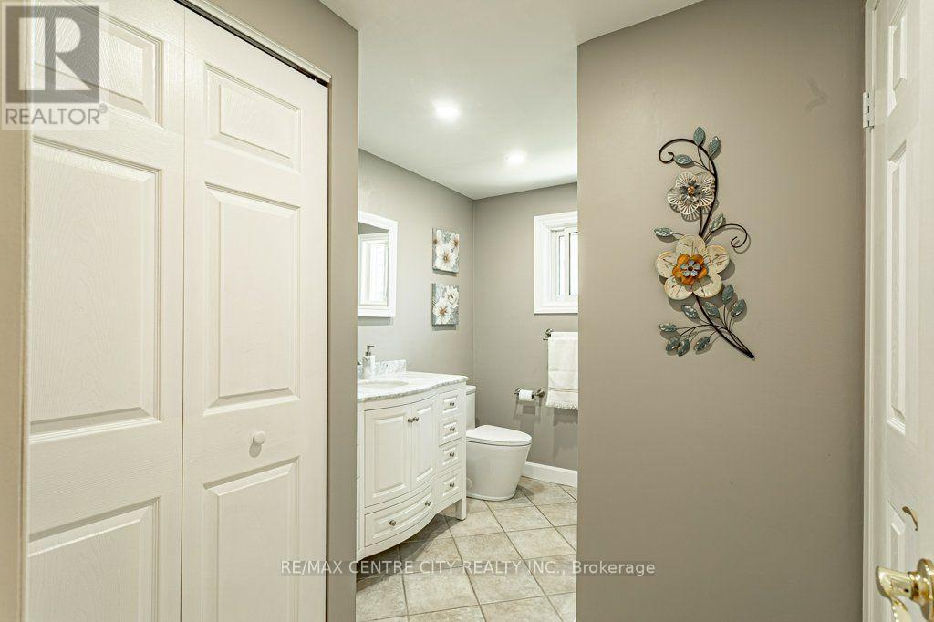 39 Bonnybank Court, Kitchener, ON - Indoor Photo Showing Bathroom