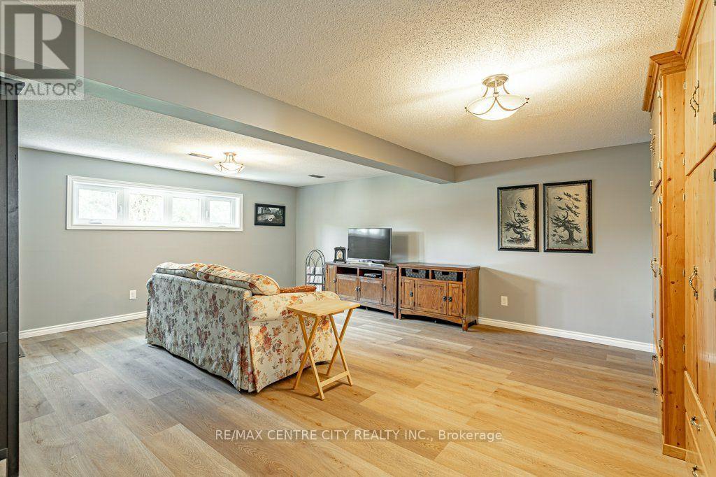 39 Bonnybank Court, Kitchener, ON - Indoor