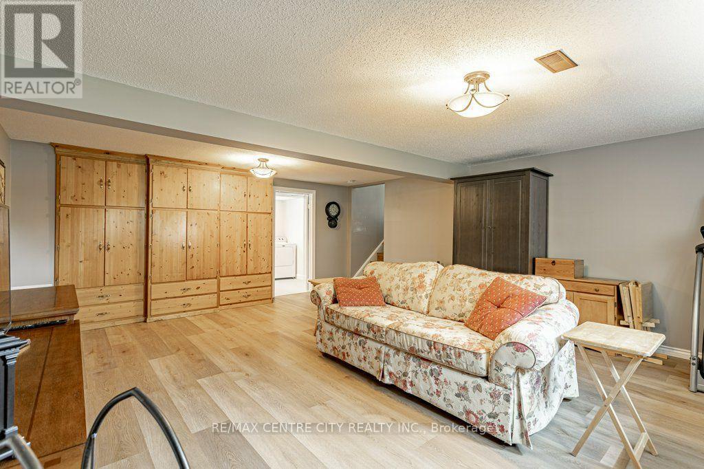 39 Bonnybank Court, Kitchener, ON - Indoor