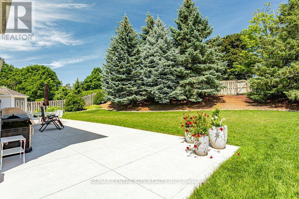 39 Bonnybank Court, Kitchener, ON - Outdoor