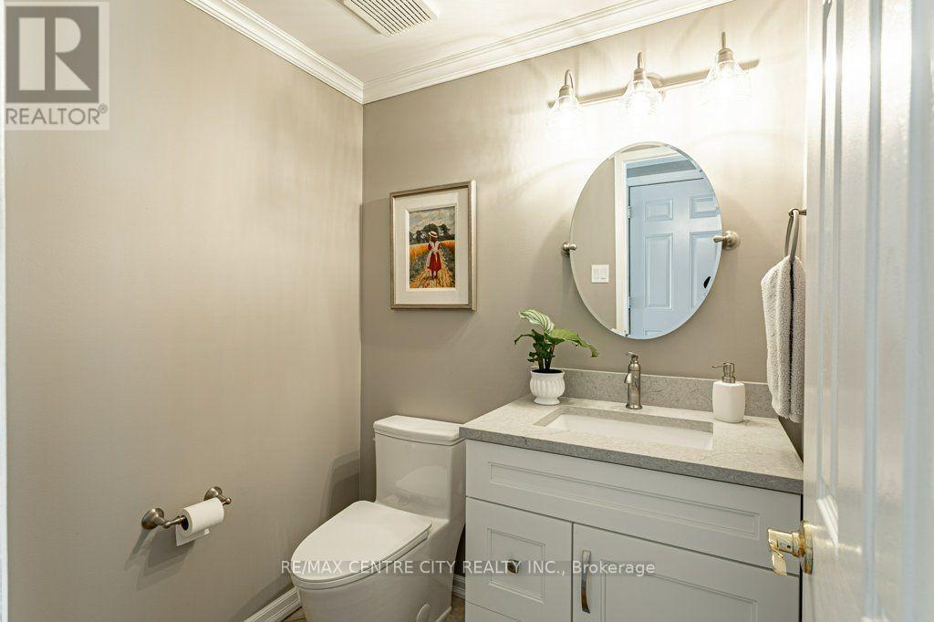 39 Bonnybank Court, Kitchener, ON - Indoor Photo Showing Bathroom