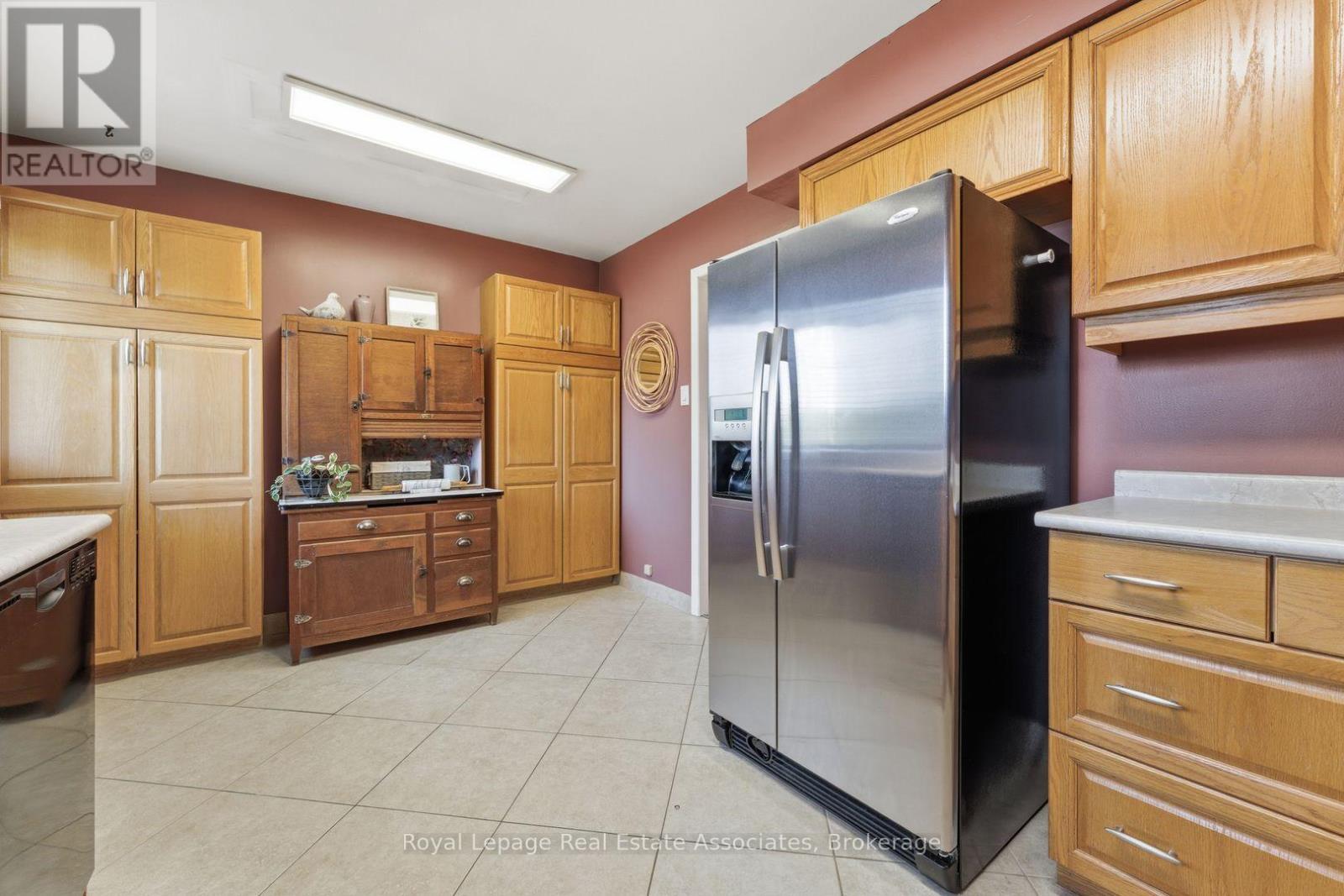 1069 Alexandra Avenue, Mississauga, ON - Indoor Photo Showing Kitchen