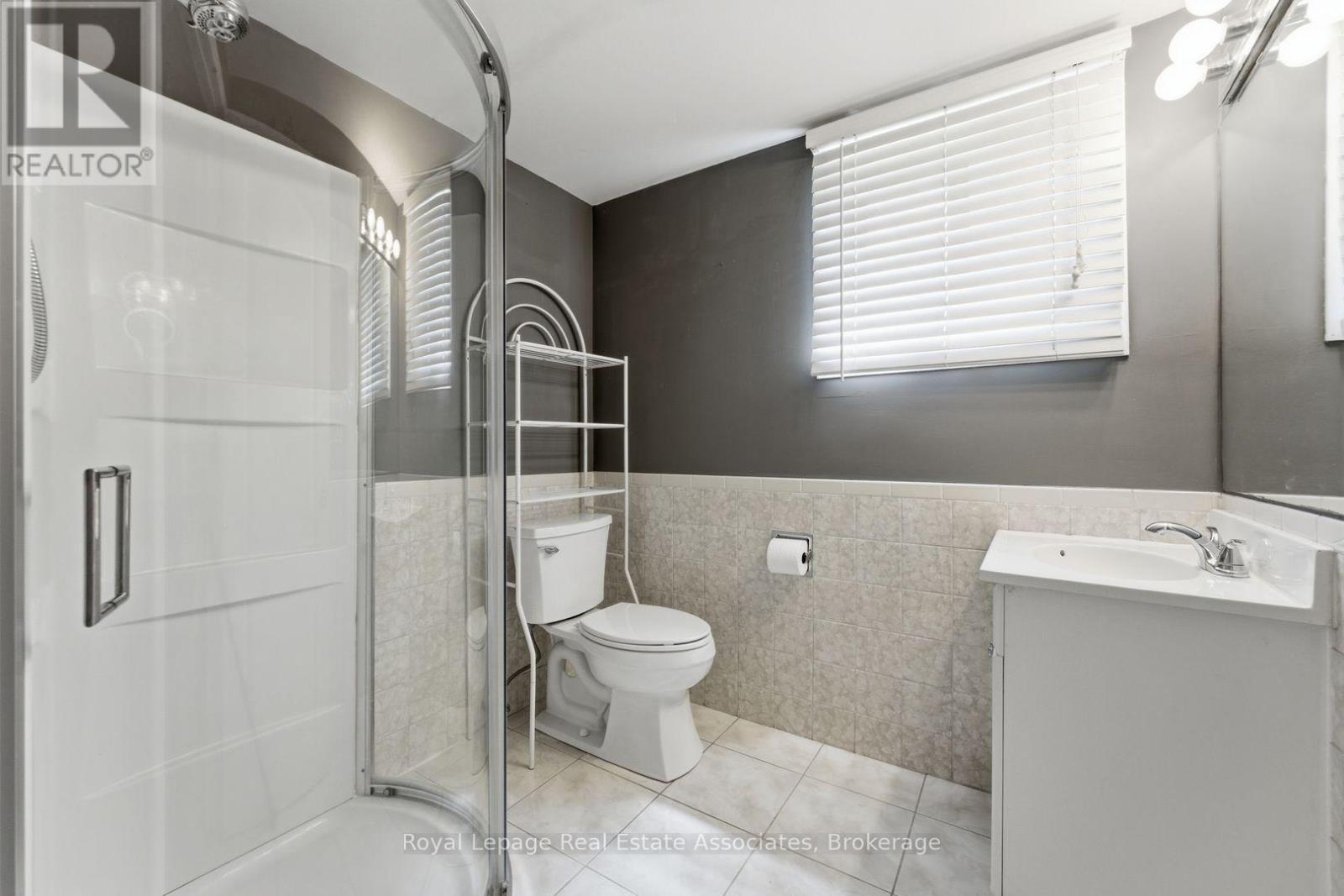 1069 Alexandra Avenue, Mississauga, ON - Indoor Photo Showing Bathroom