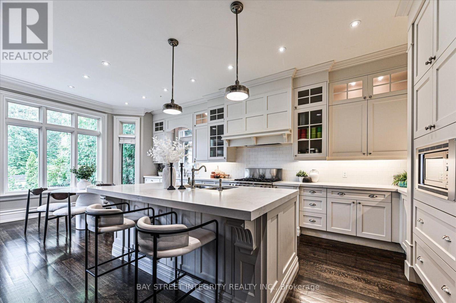 5 Westgrove Crescent, Toronto, ON - Indoor Photo Showing Kitchen With Upgraded Kitchen