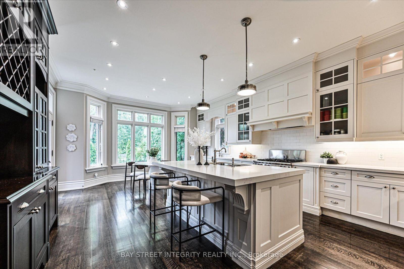 5 Westgrove Crescent, Toronto, ON - Indoor Photo Showing Kitchen With Upgraded Kitchen