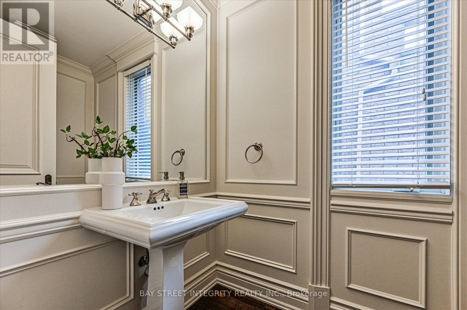 5 Westgrove Crescent, Toronto, ON - Indoor Photo Showing Bathroom