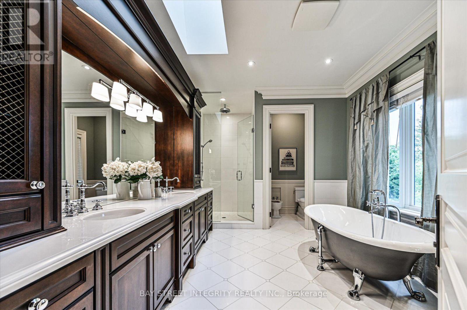 5 Westgrove Crescent, Toronto, ON - Indoor Photo Showing Bathroom