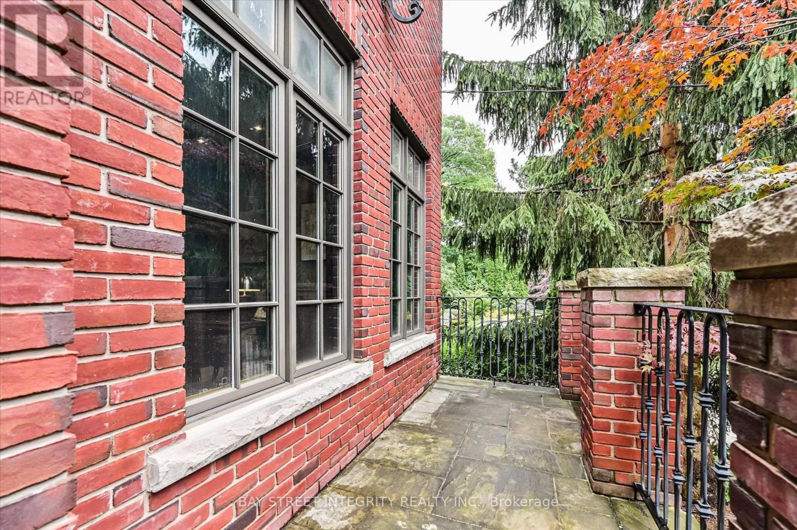 5 Westgrove Crescent, Toronto, ON - Outdoor