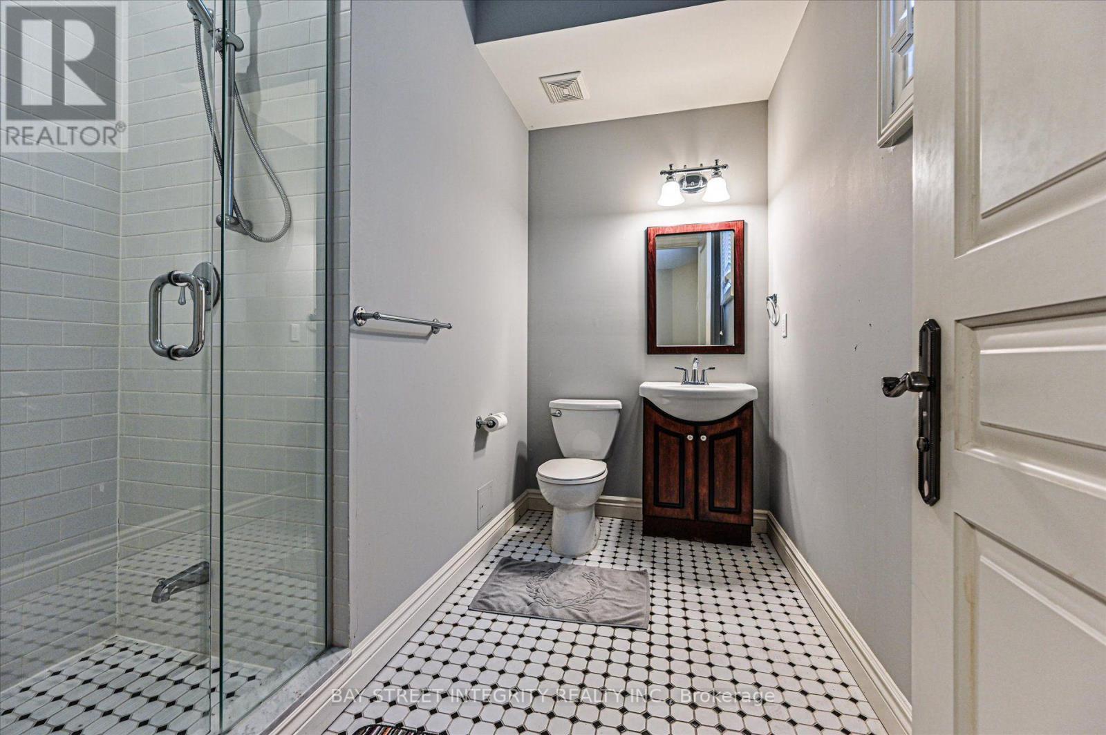 5 Westgrove Crescent, Toronto, ON - Indoor Photo Showing Bathroom
